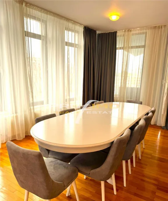 Vila Exclusivista P 1E cu 4 camere si vedere la Mare