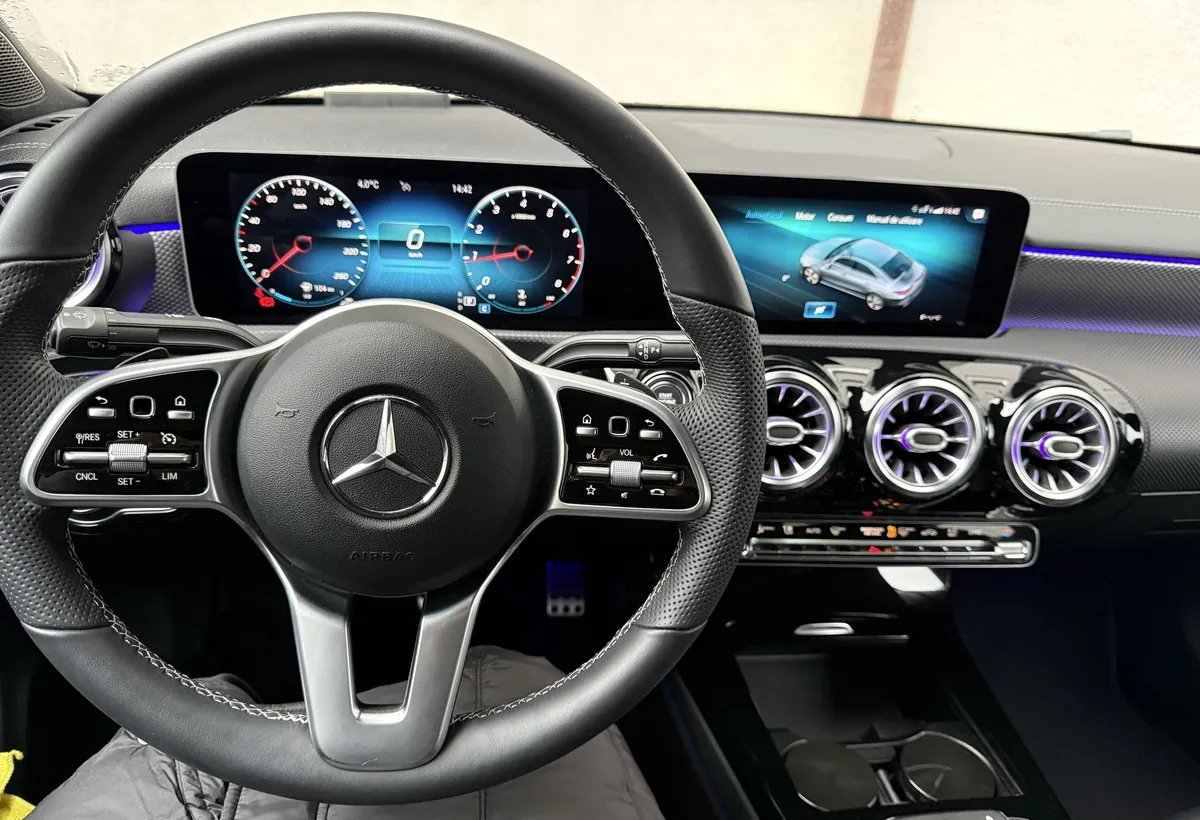 Mercedes Benz cla 200