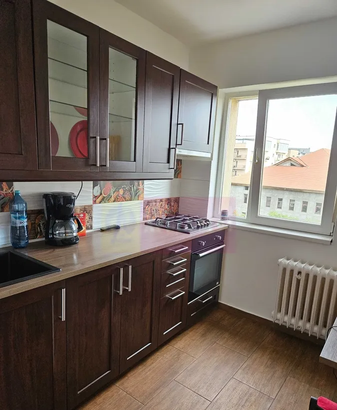 Agentia Apulum 94 ofera spre vanzare 2 camere metrou Piata Sudului