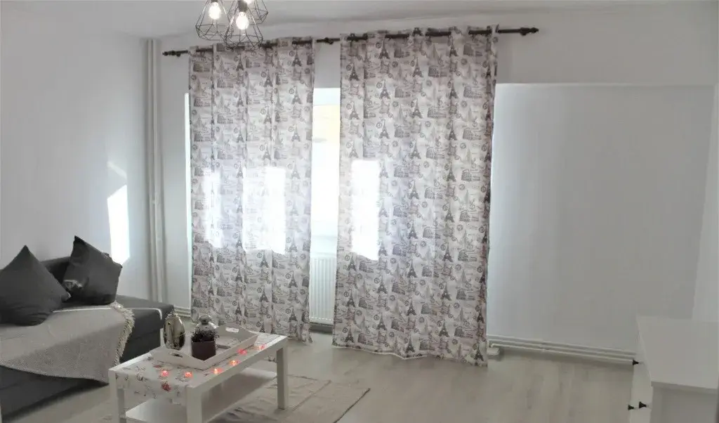 1 camera situat in Complexul Studentesc