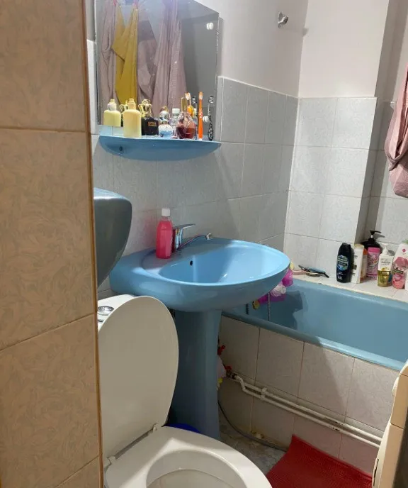 Garsoniera vis a vis de Hala Centrala etaj 2