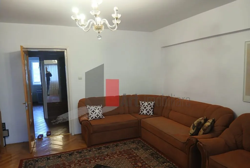 Inchiriere 3 Camere Decebal