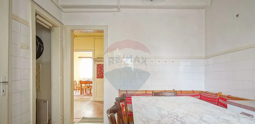 Apartament cu 3 camere de vanzare in zona Centrul Civic