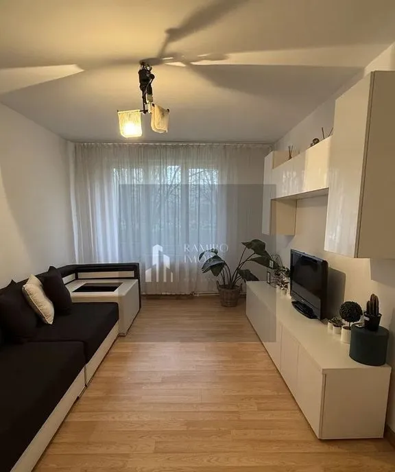 3 camere Auchan Titan 1 Decembrie 1918