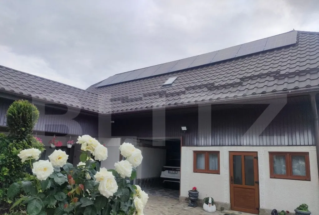 Casa cu 8 camere mobilata si utilata zona Marginea Radauti