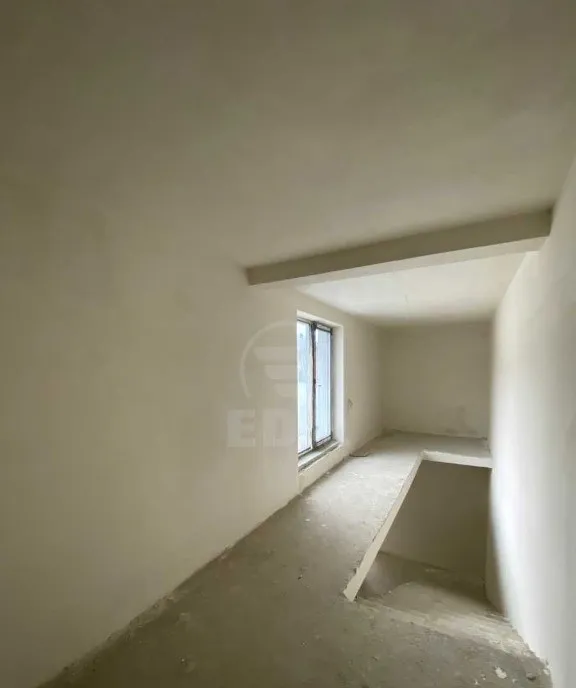 Duplex zona Sub Cetate