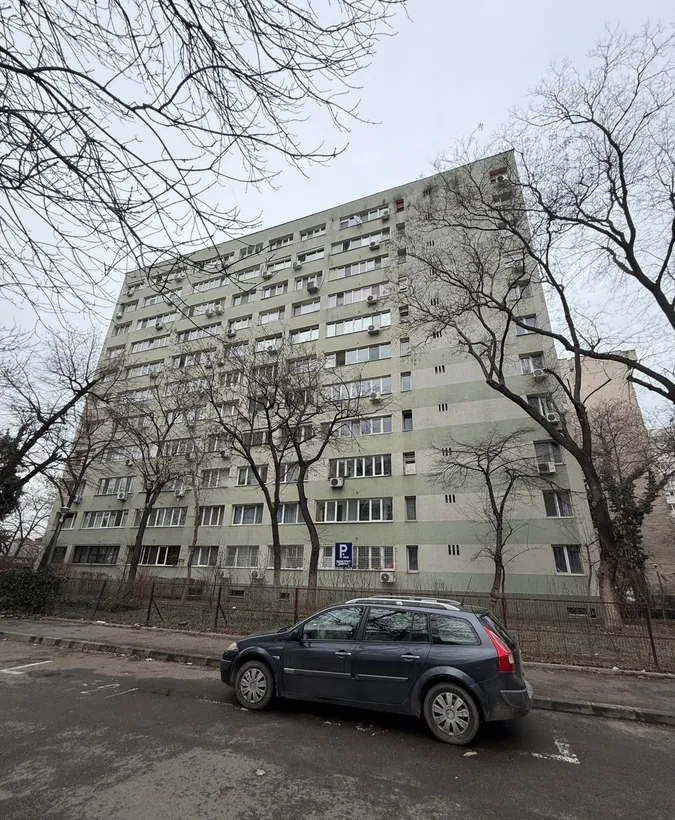 Obor Colentina Str Masina de Paine langa biserica Sfantul Dumitru