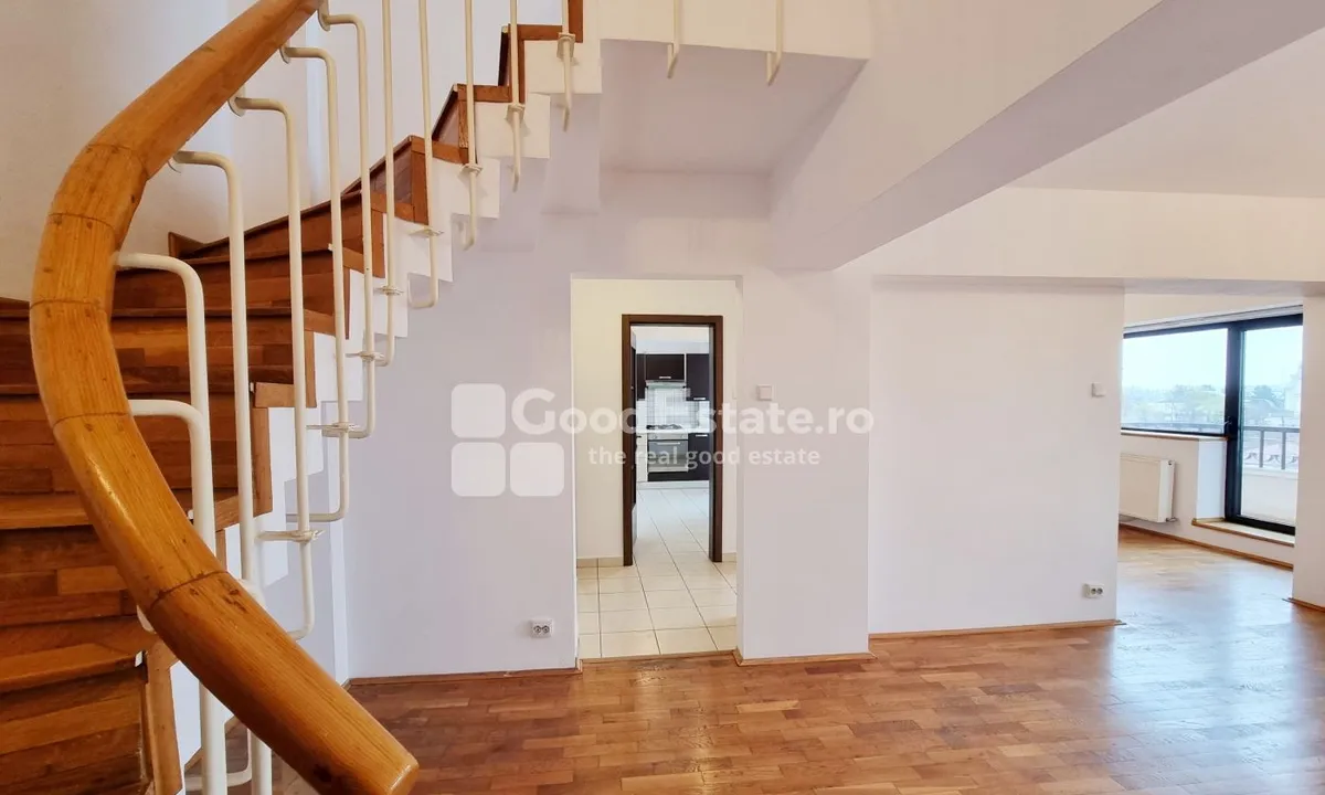 Piata Unirii 12 Fantani Centrul Civic Mitropolie Palatul Parlamentului