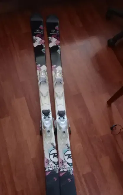 Ski-uri si clapari dama