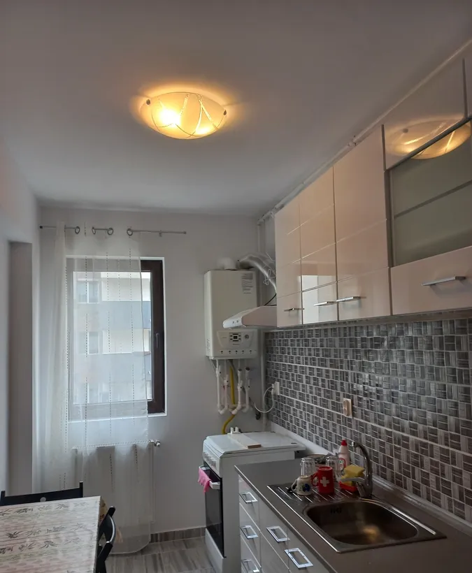 Aparatorii Patriei garsoniera in bloc mixt