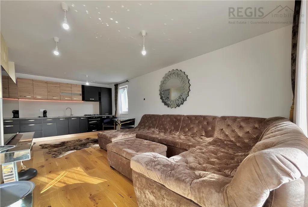 2 Camere in Urban Plaza cu Priveliste la Prima