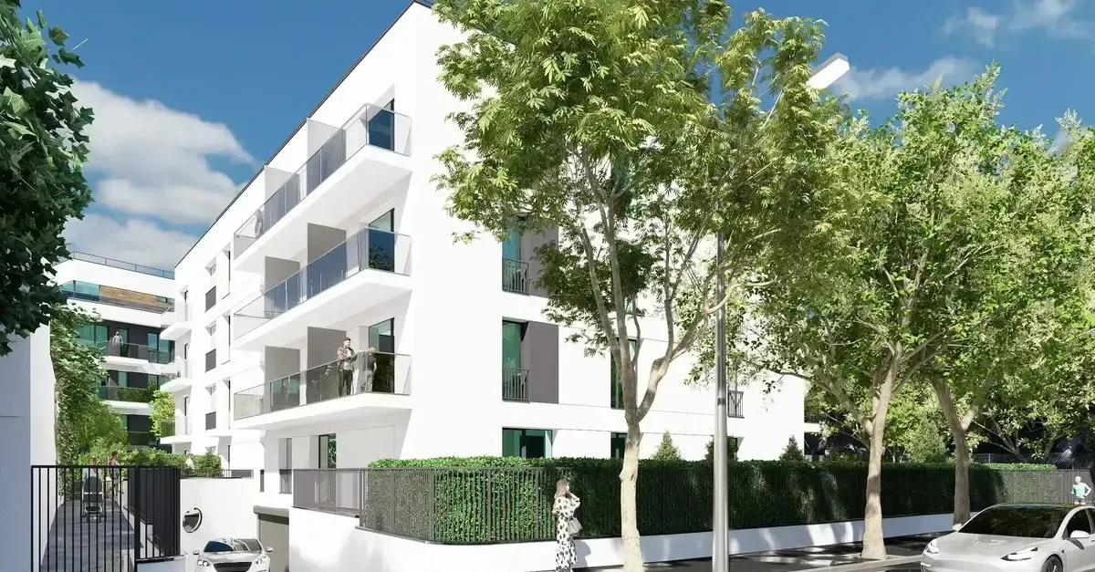 Garsoniera cu gradina central