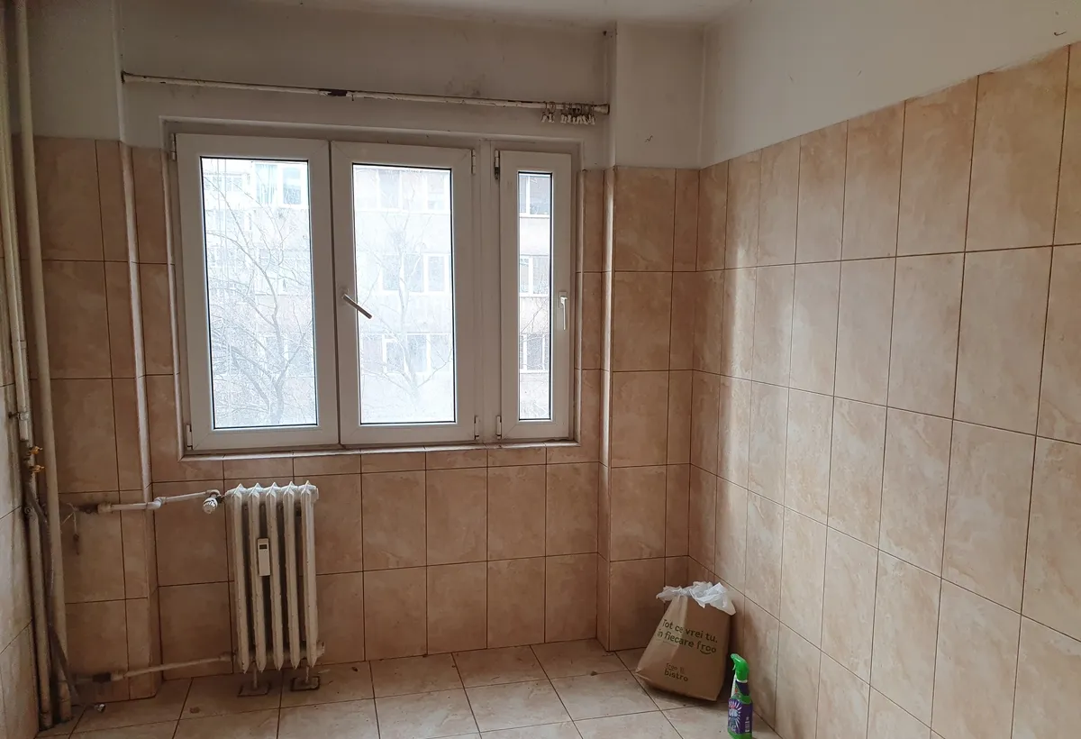 Drumul Taberei Valea Ialomitei vanzare 3 camere dec 4/10 bl 78