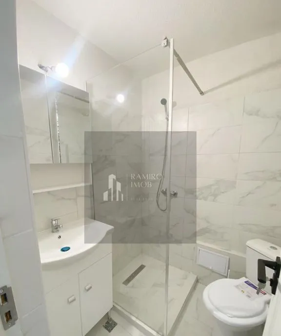 Garsoniera piata sudului