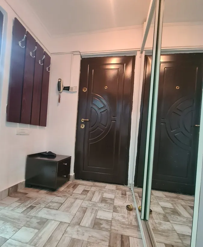 Garsoniera spatioasa vizavi Dinamo 5 min M Stefan Cel Mare DB1711