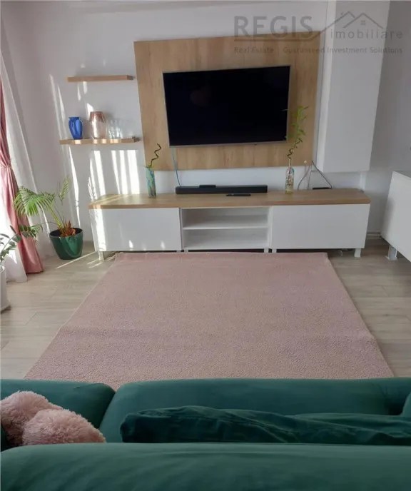 Apartament de inchiriat 3 camere situat pe doua etaje