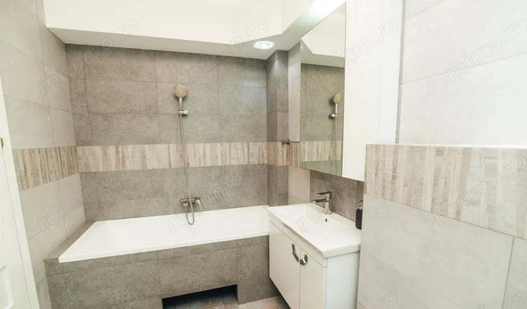 Garsoniera zona Favorit