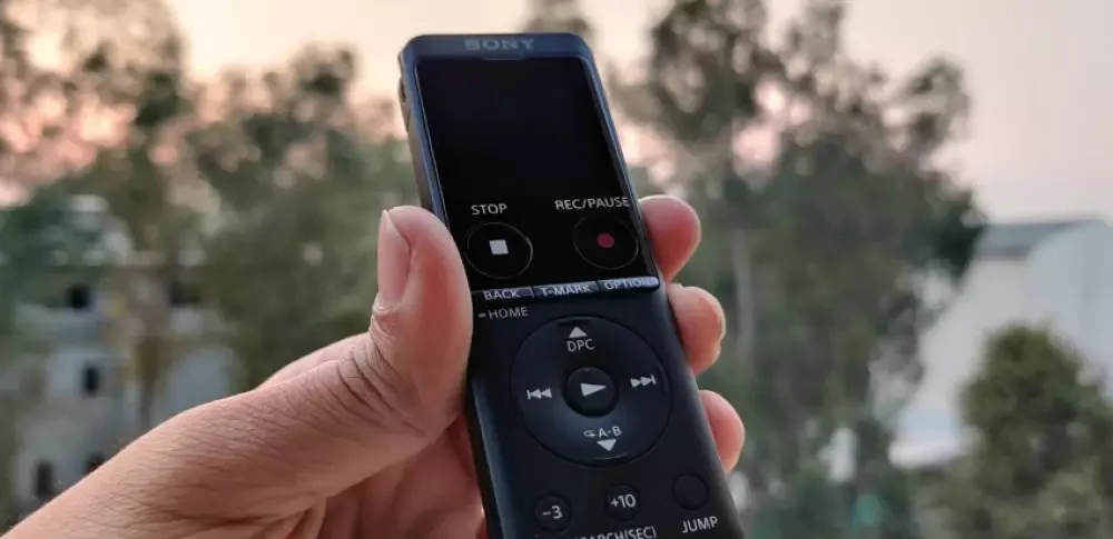 In husa originala SONY ICD-UX560 cu 12 luni gar