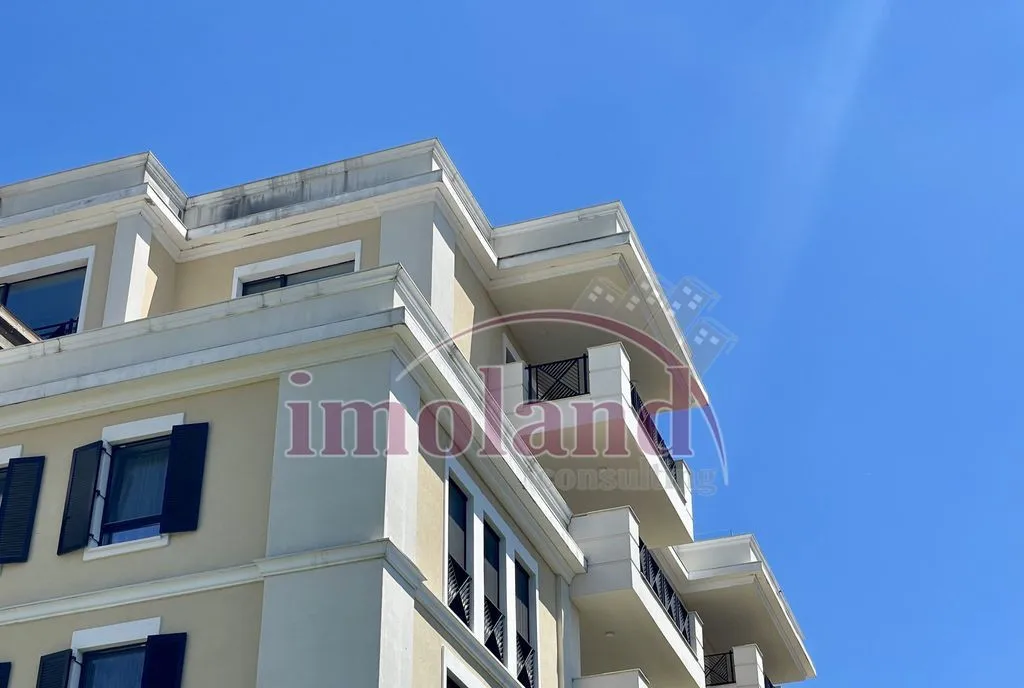 For rent 3 room apartment 1 parking gym pool Piper