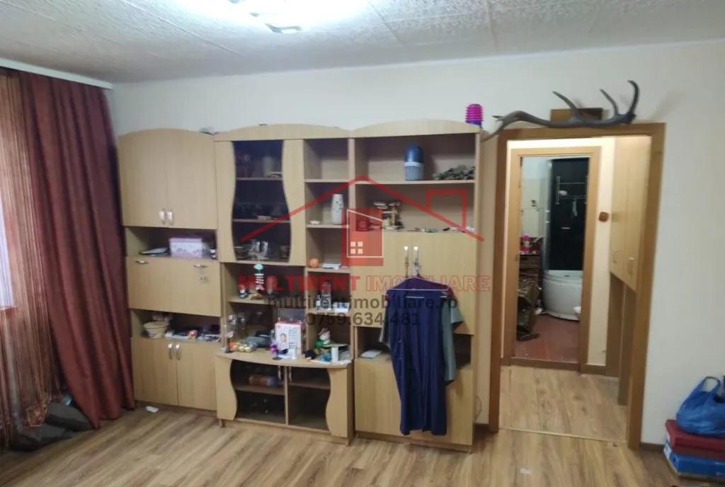 Str Isaccei Apartament 3 camere cu centrala pe Gaz