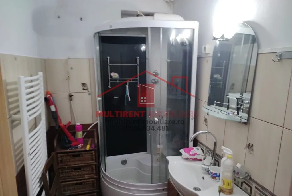 Str Isaccei Apartament 3 camere cu centrala pe Gaz