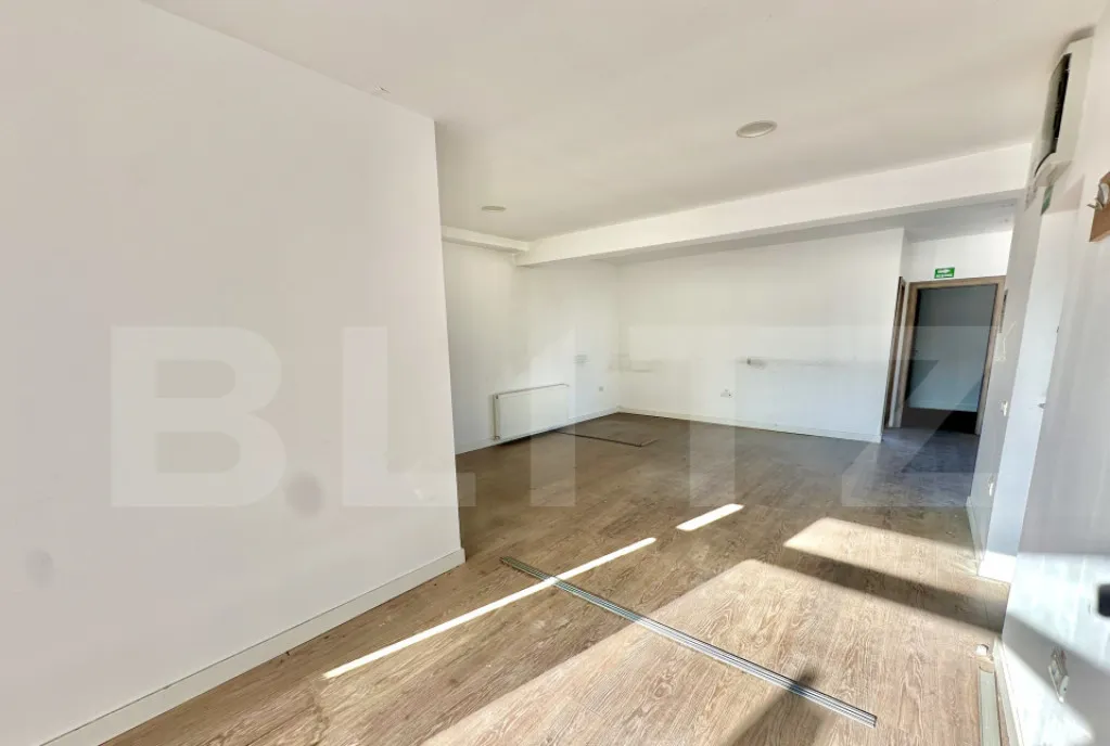 Spatiu comercial de vanzare 66 mp etajul 2 zona Cetate