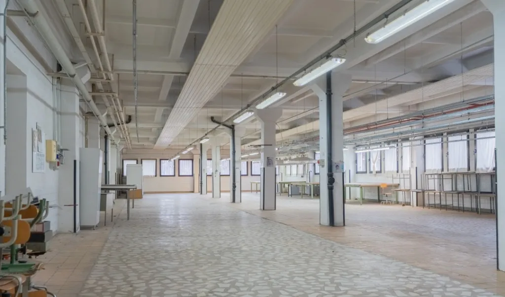 Spatiu industrial/comercial P 1 3400 mp utili teren 4000 m