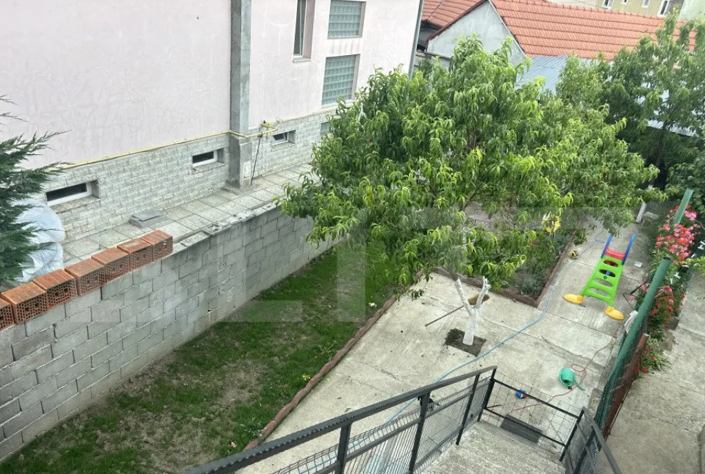 Apartament la casa zona Iosia