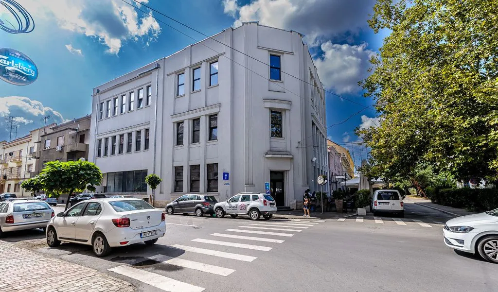 Cladire ultracentrala de vanzare Bulevardul Decebal Co