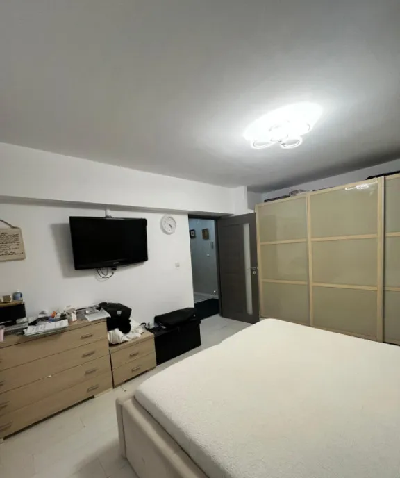 Apartament 3 camere 80 mp etaj 3 Radauti