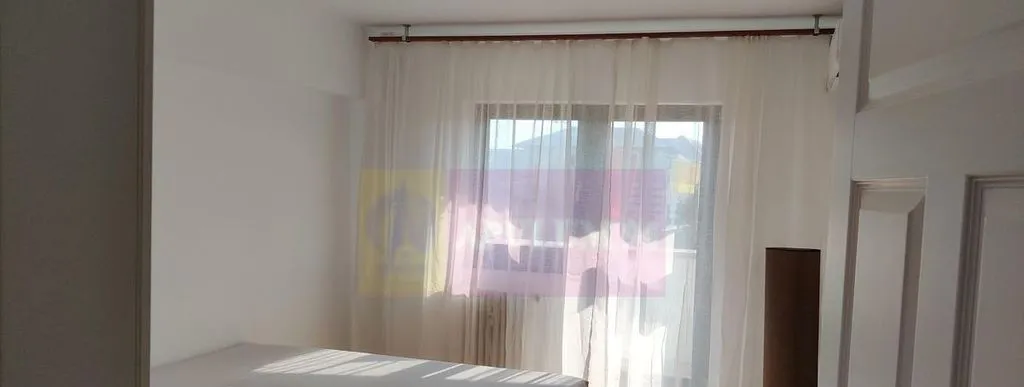 Vanzare apartament 3 camere in zona Unirii Dambovita