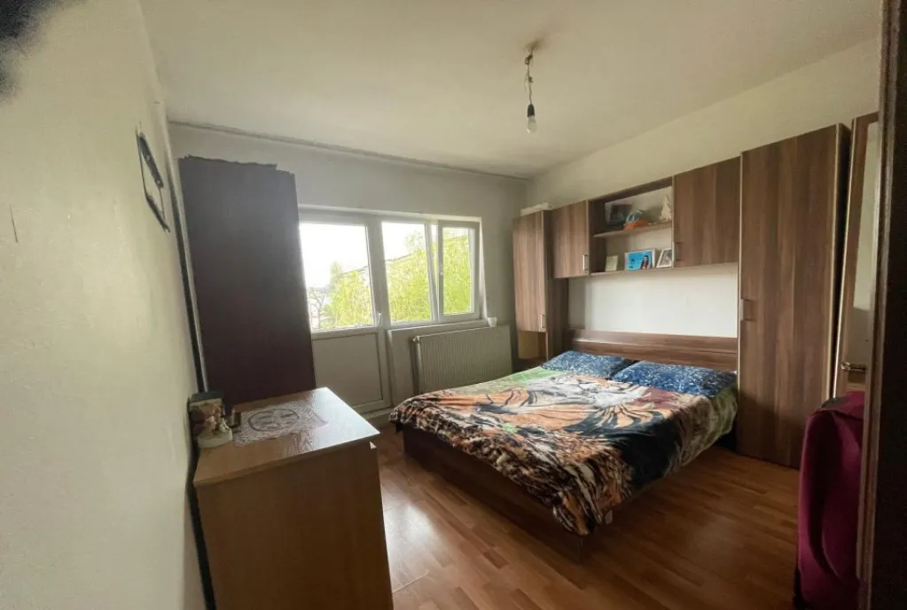 Apartament de vanzare cu 2 camere 49 mp decomandat Baia