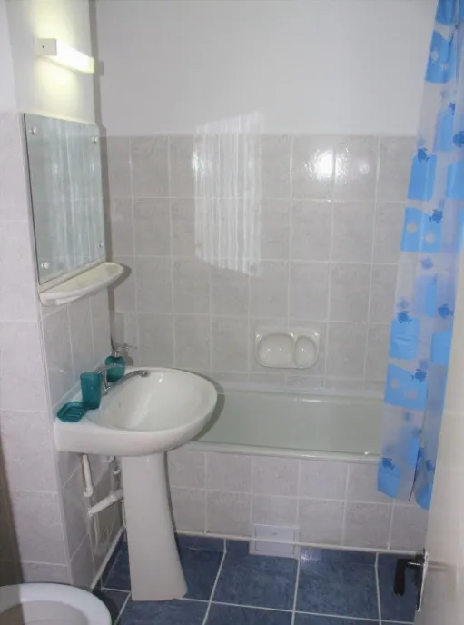 1 camera confort 1 zona Lipovei