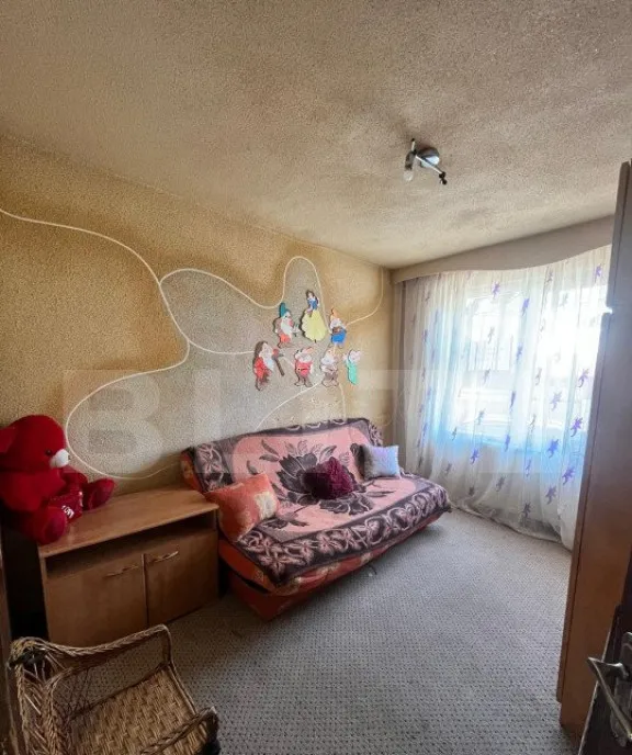 Apartament 3 camere decomandat parter 70 mp zona Sens Ve