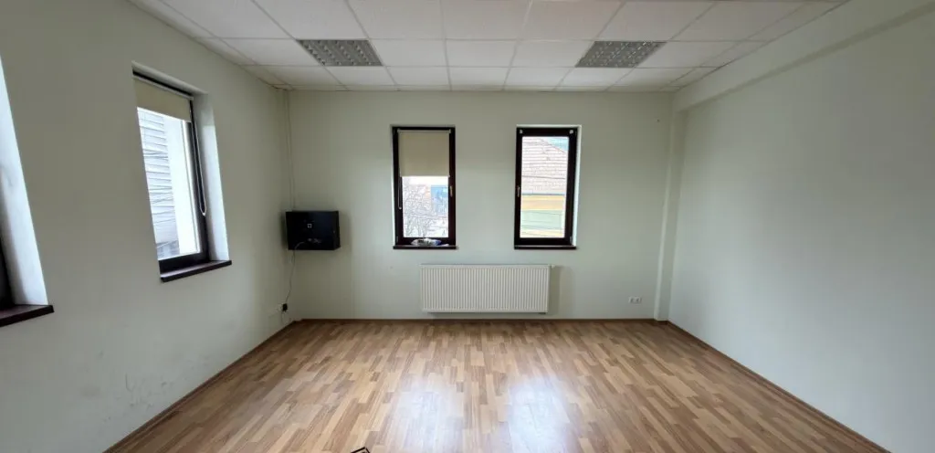 Spatiu birouri 120mp zona Subarini