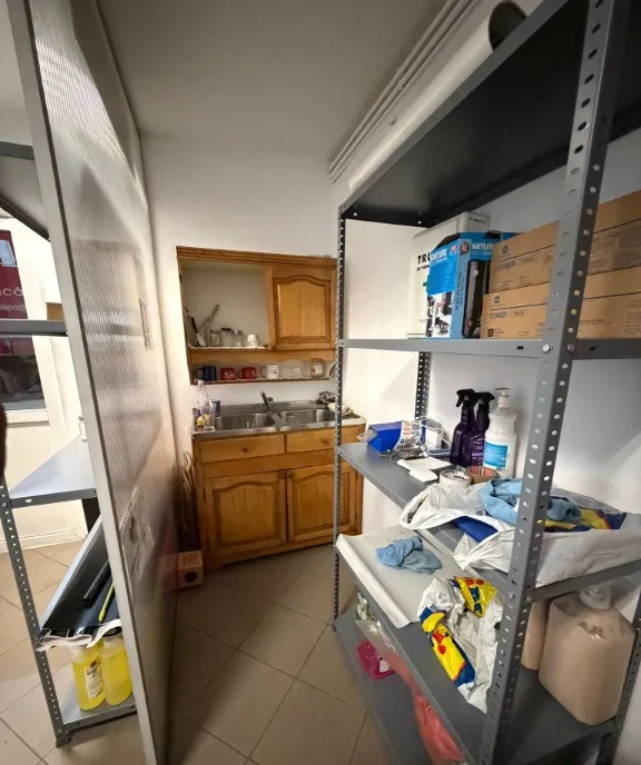 Inchiriez spatiu birouri - parter 4-5 locuri de parcare Calea Surii