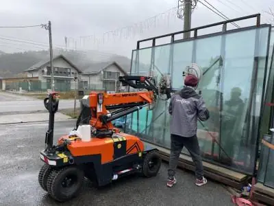 Vanzare robot pentu sticla