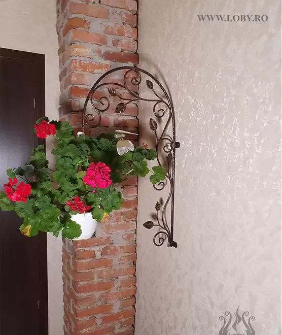 Suport de perete pentru floare