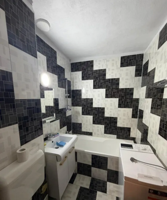 Piata Veteranilor Militari garsoniera 32mp etaj 7 imb