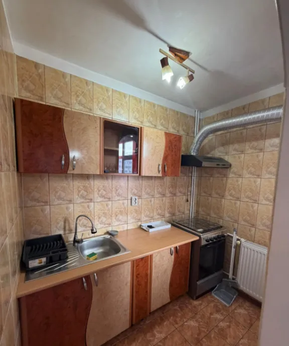 Piata Veteranilor Militari garsoniera 32mp etaj 7 imb