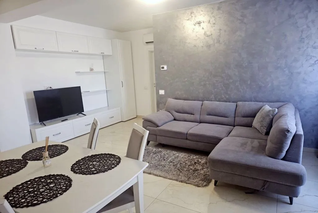 Inchiriere 2 camere Complex Roka Micro 17 - parcare