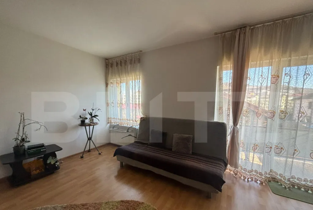 Apartament 3 camere 51 mp parcare zona Eroilor