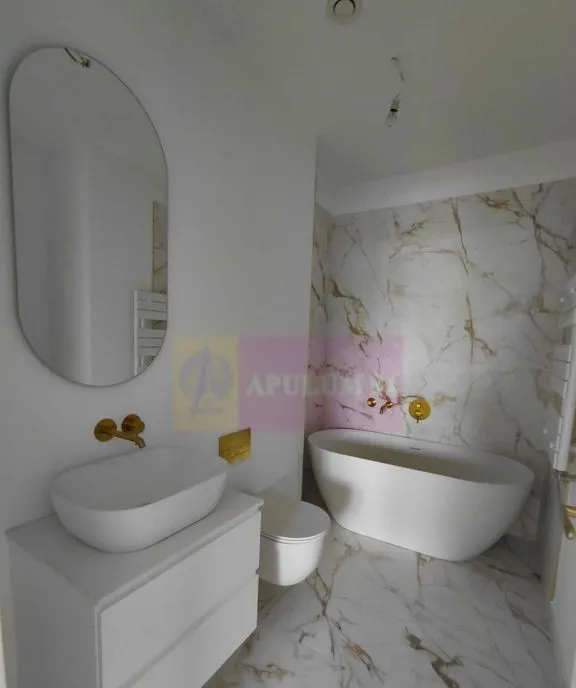 Vanzare apartament de 3 camere bd Unirii bloc nou 2025