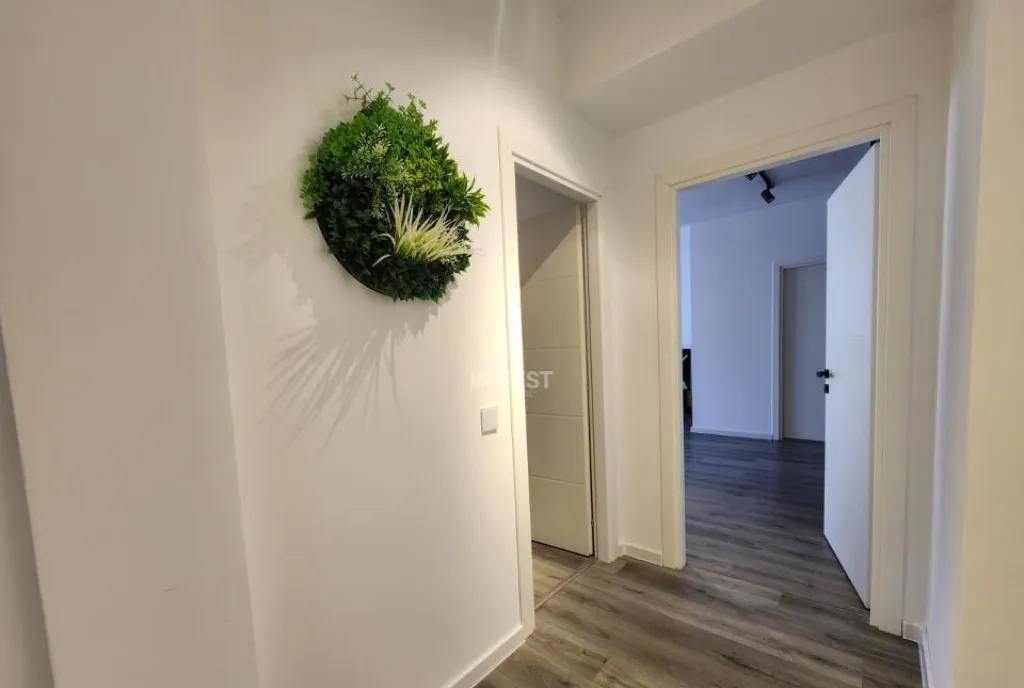 Apartament cu 3 camere decomandat etajul 2 87 mp utili ca