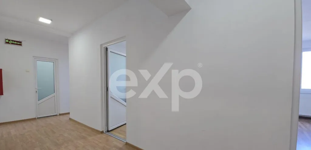 Spatiu comercial de inchiriat 60mp Centrul civic Toamne