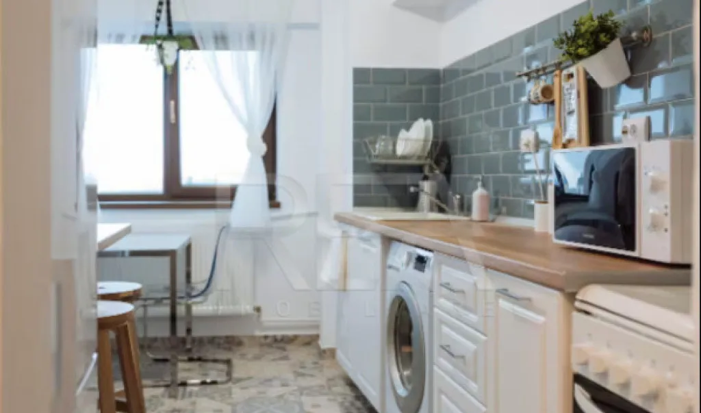 Apartament cu 4 camere cu vedere spre fantanile de la Pia