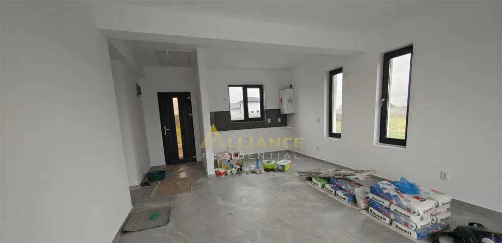 Casa 3 camere 2 bai 378 mp teren