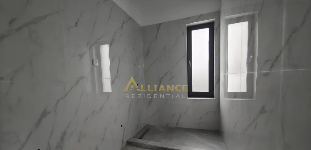 Casa 3 camere 2 bai 378 mp teren