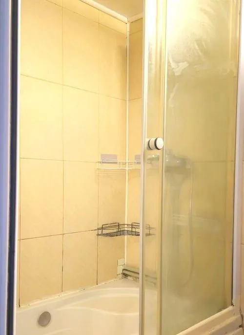 Apartament cu 2 camere la casa 70 mp zona centrala