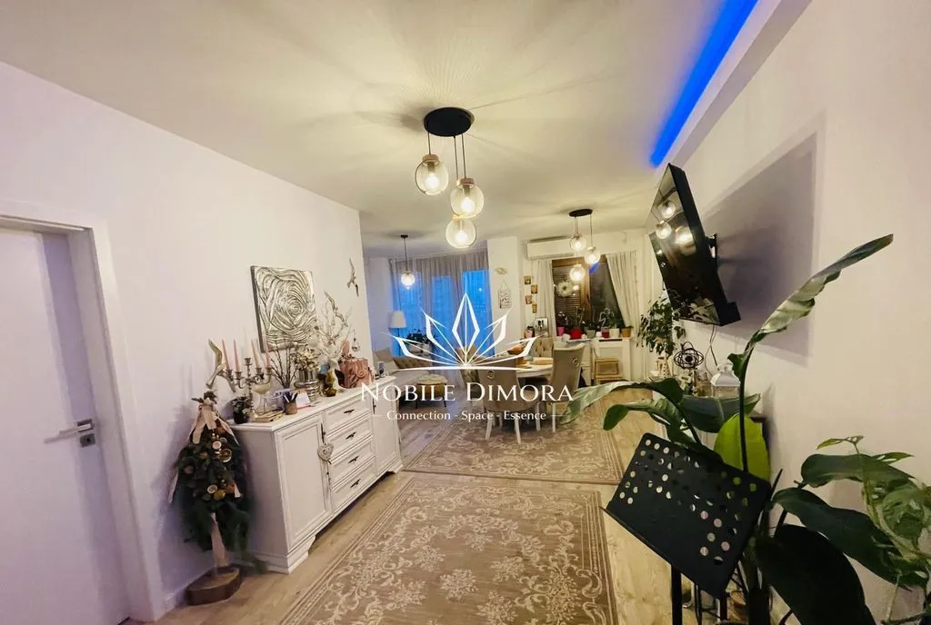 Apartament cu 3 camere si parcare subterana Toronto Res